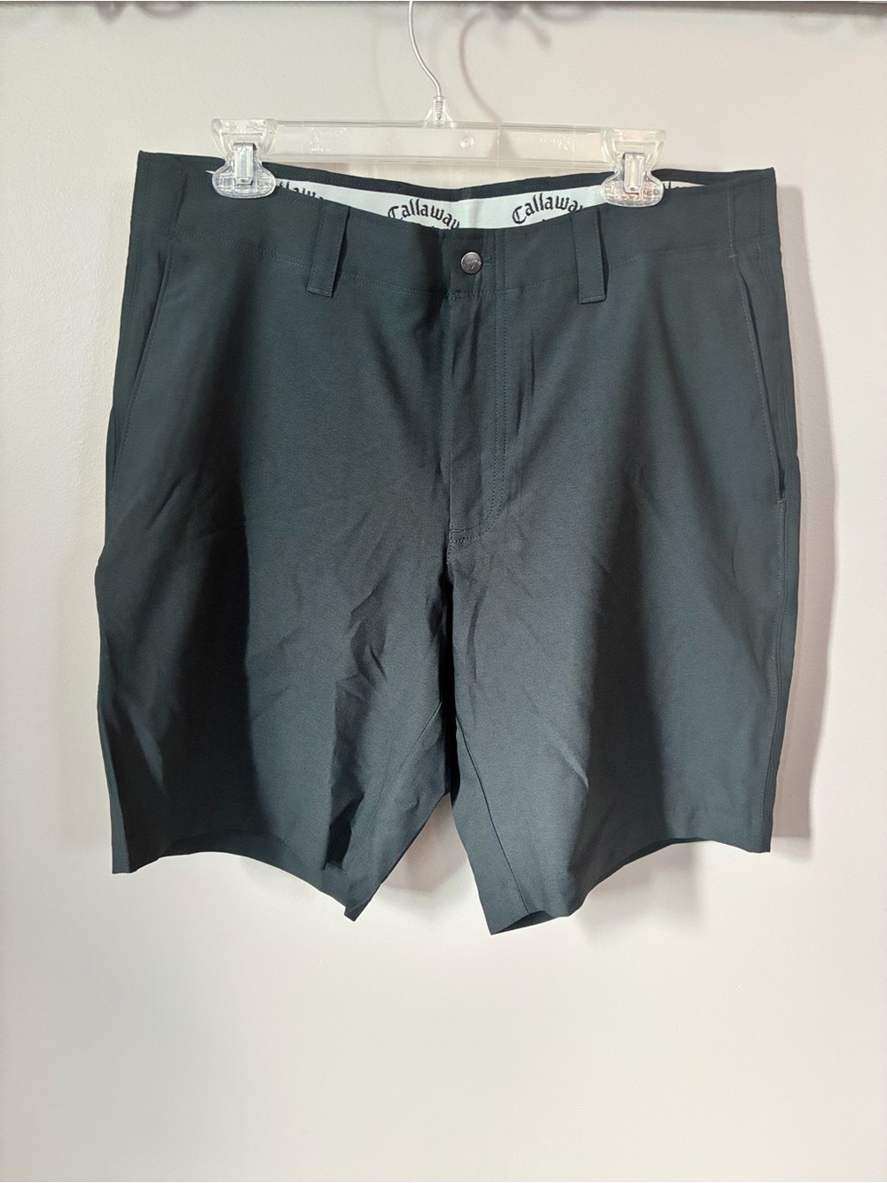 NWT Callaway Performance Golf Shorts – Men’s 34 – Dark Gray/black